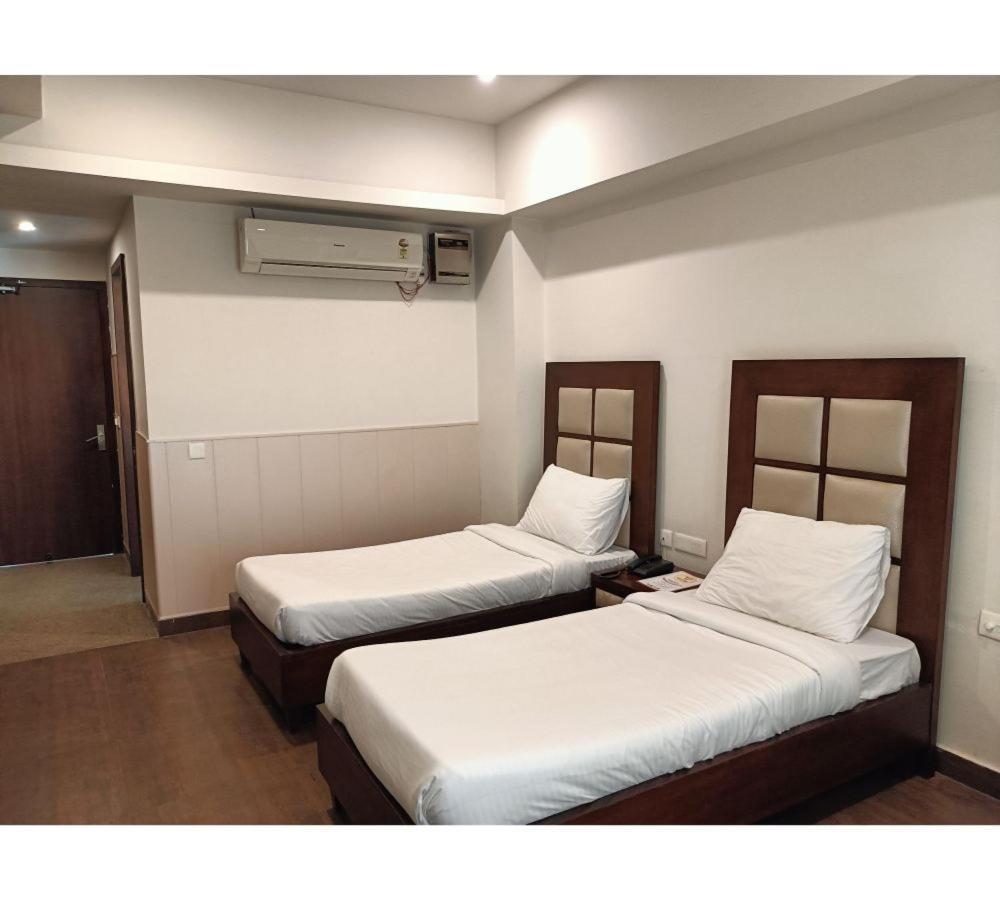 Royal Palm Resort Hisar Exterior photo